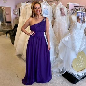 NEW WITH TAGS purple one shoulder ball gown 🔮